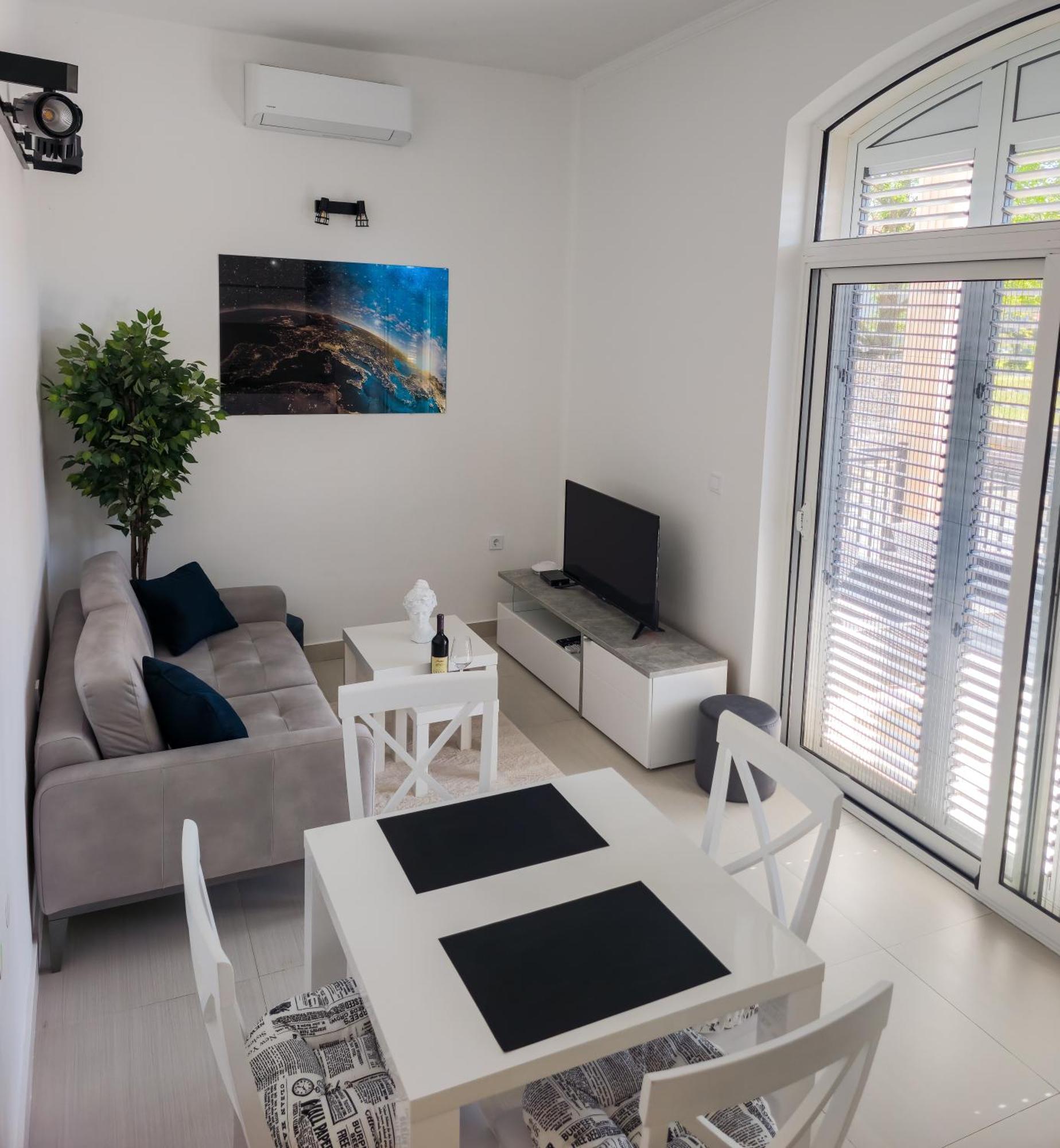 Boulevard Apartments Котор Екстериор снимка